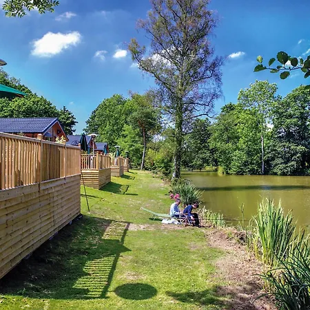 Upton Lakes Lodges-3