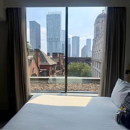 Moxy Manchester City Centre-2