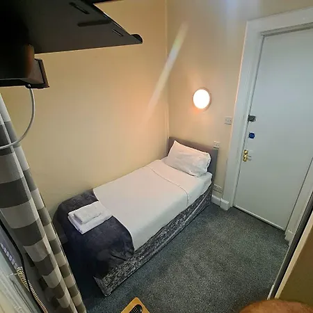 Glenmoore Guest House-3