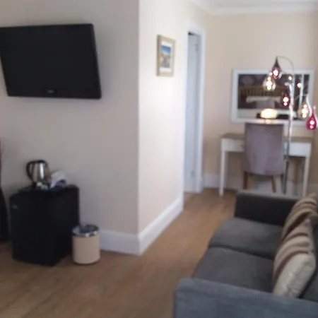 Woodside Guest House-2
