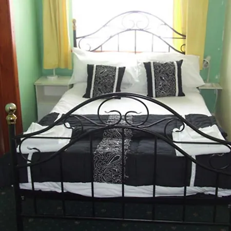 The Woodfield Hotel , Indoor Heated Swimming Pool, Spacious Lounge And Bar-3