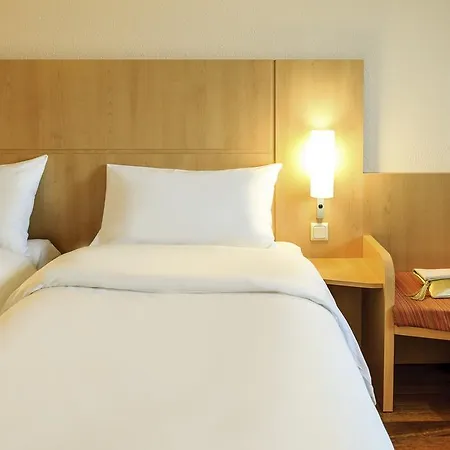 Ibis Gloucester-3