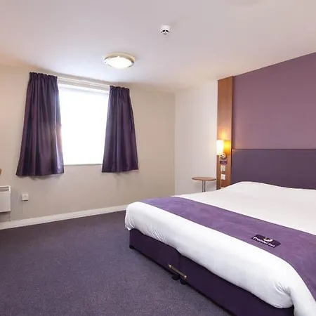 Premier Inn Bournemouth Central-2