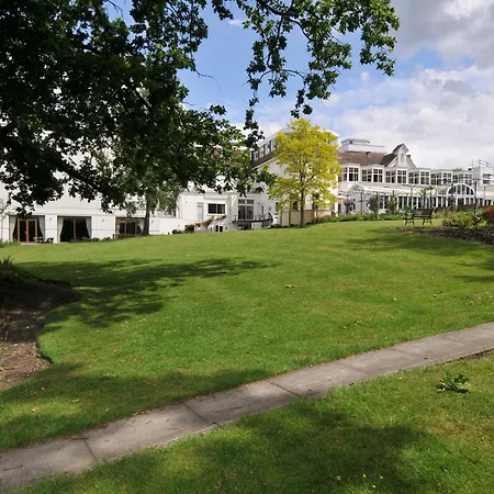 Bromley Court Hotel London-3