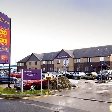 Premier Inn Blackpool Airport-2