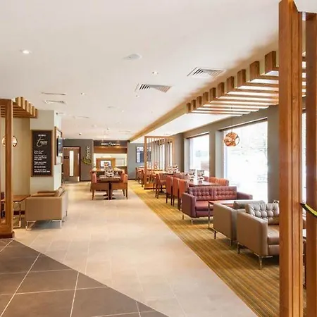 Premier Inn London Hackney-2