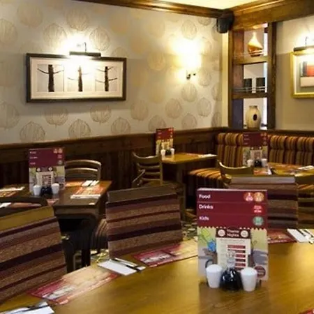 Premier Inn Tewkesbury-3