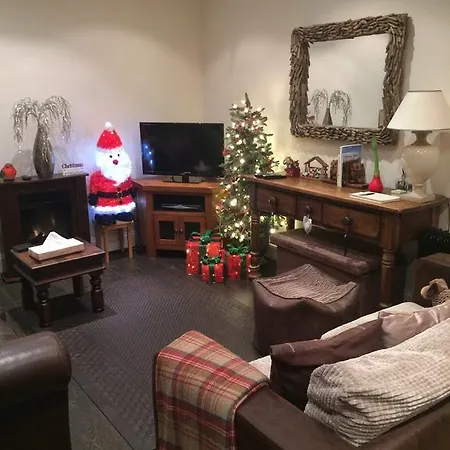 Ringinglow Cottage-3