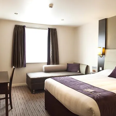 Premier Inn Redhill Reigate-3