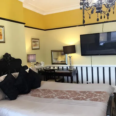 Alvera Court-3