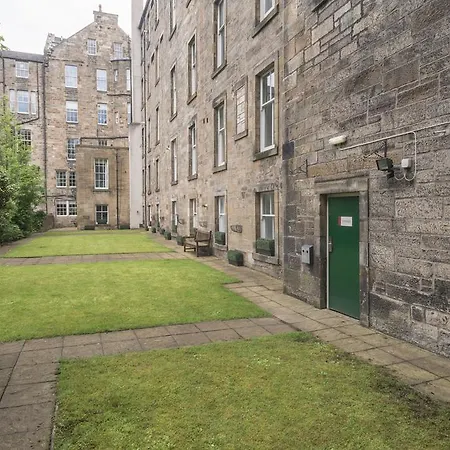 Fountain Court Apartments - Royal Garden-3