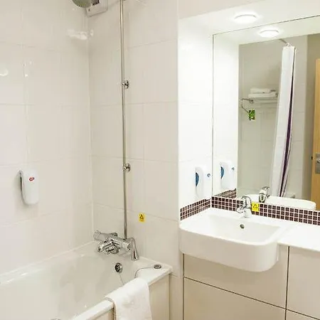 Premier Inn Plymouth East-2