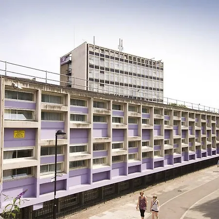 Premier Inn London Putney Bridge-3