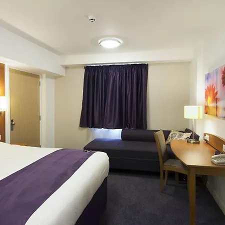 Premier Inn Leicester North West-3