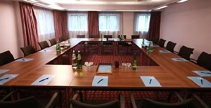 Hotel Doubletree By Hilton London Heathrow Airport-3