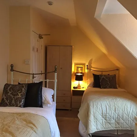 Dalehurst Guesthouse-3