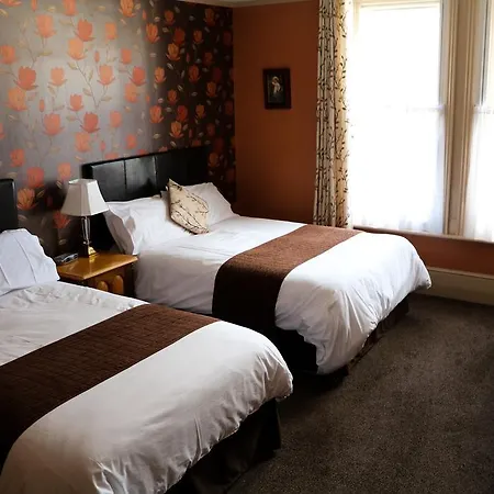 Trafalgar Guest House-3