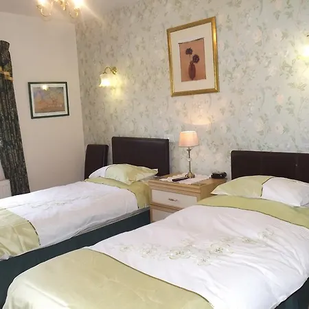Hillcrest Guest House-3