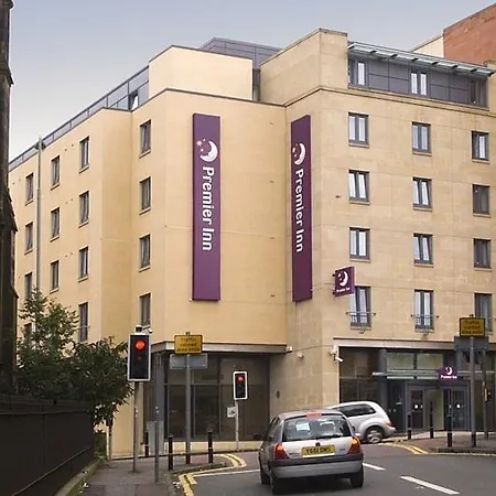 Premier Inn Edinburgh Central-3