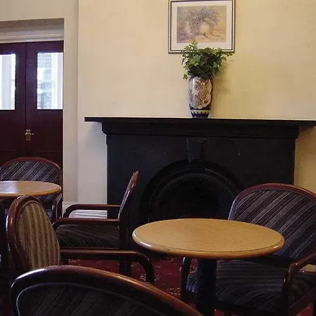 Channins Hounslow Hotel-3