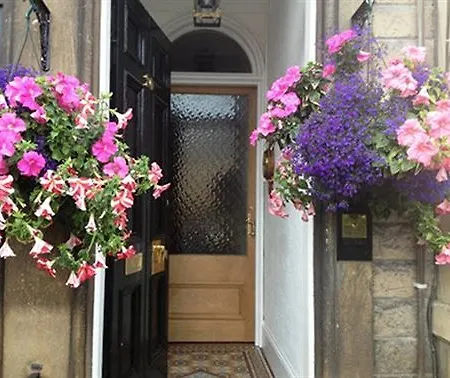 Glendevon Central Bed And Breakfast-3