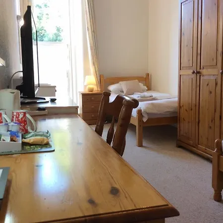 Cavell House Bed And Breakfast-2