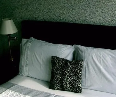 Airedale Guest House-2