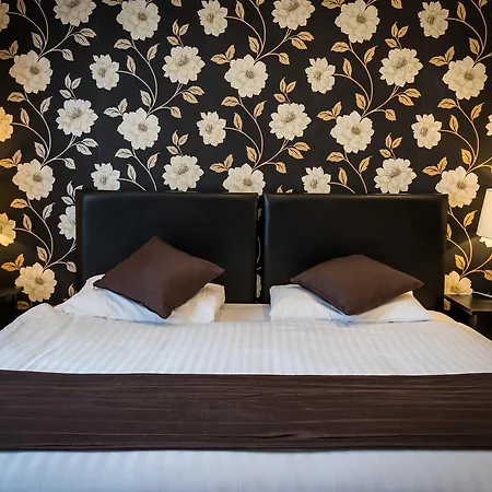 Glebe Hotel-3