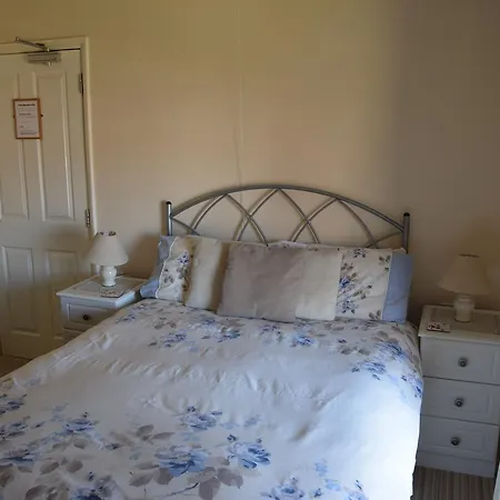 Kingsleigh Guest House-3