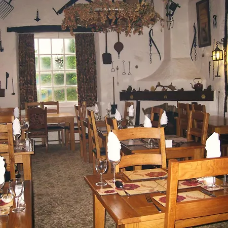 The Barn And Pinn Cottage-2