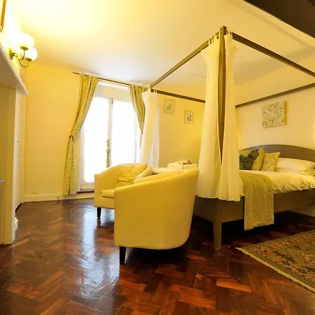 The Witney Guest House-2