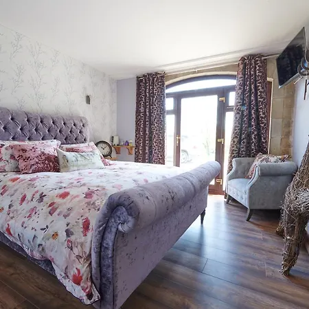 Farm View Hall Bed And Breakfast-2