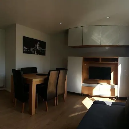Stranmillis Court Apartment-3