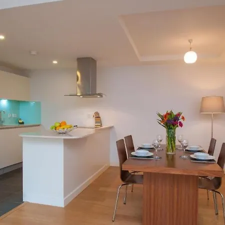 Cleyro Apts Finzels Reach-3