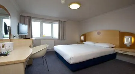 Travelodge Reading Oxford Road-2