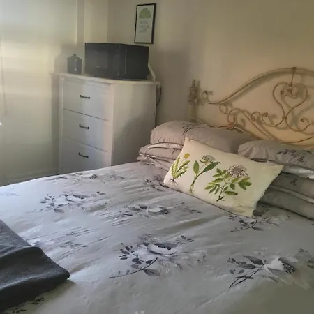 Oak Tree Guest House-2