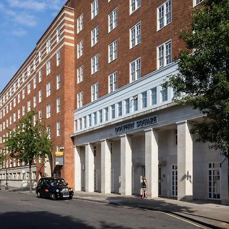 Dolphin House Serviced Apartments-3