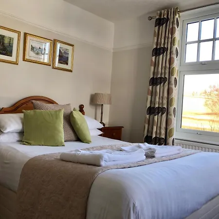 Meadowcroft Guest House-2