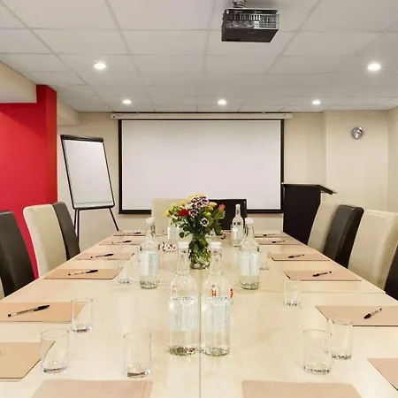 Ramada Hounslow - Heathrow East-3