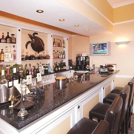 Buckingham'S Hotel-2