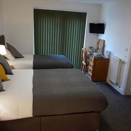 Villa Verde Gatwick-3