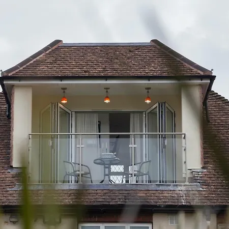 Elmcroft Guest House-2