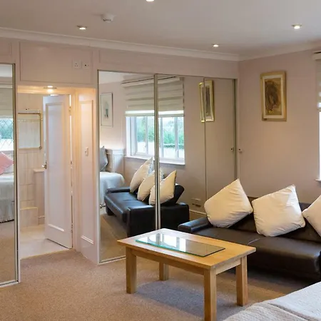 Elmcroft Guest House-3