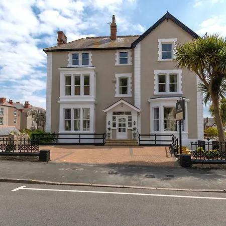 Lansdowne House With Private Car Park-2
