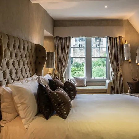 Forty Winks Guest House & Residence-3
