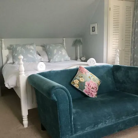 Hare Lodge B&B-2