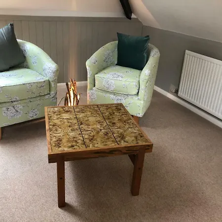 Burlington House Guest House-3