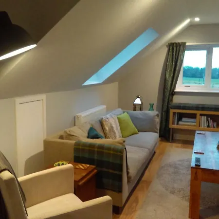 Lowood Cottage-2