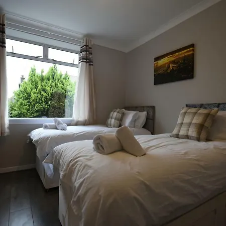 Sighthill 3 Bedrooms With Private Garden-2