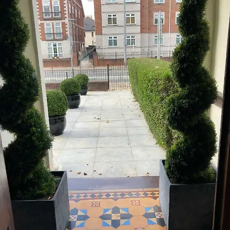 Mayfair Guest House-3